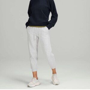 NWT Lulu Lemon Scuba High Rise Jogger Crop